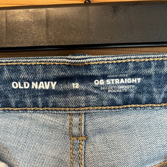 Old Navy OG High Rise Straight Cut Off Jean Shorts - 12 - Picture 4 of 6